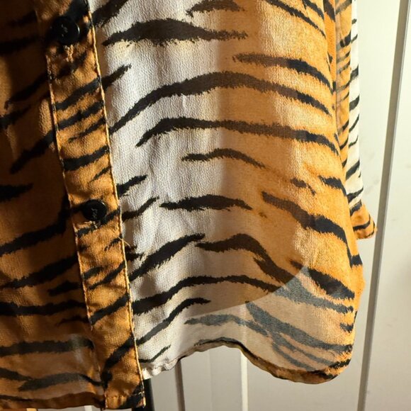 Forever 21 Tiger Print Sheer Button Up Blouse Long Sleeve Size S - Picture 5 of 10